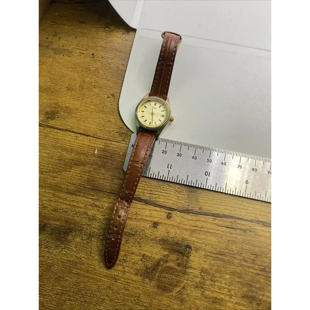Q&Q Citizen Womens Gold Tone Vintage Watch New Battery